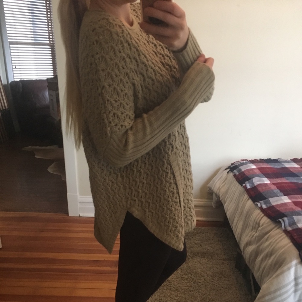 Cable pullover